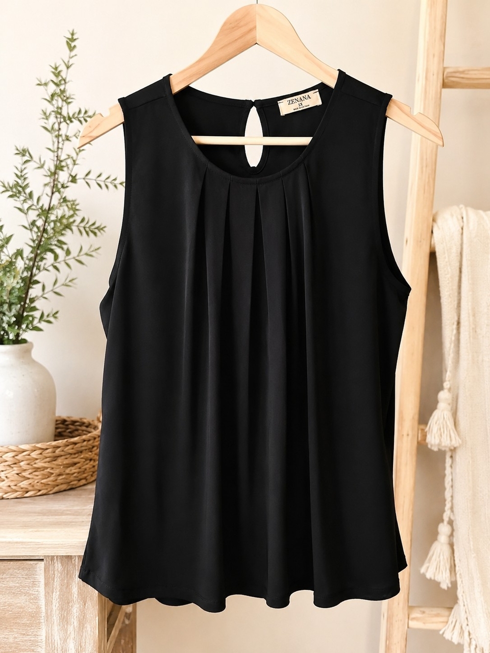 Zenana Outfitters Black Pleated Keyhole Sleeveless Camisole